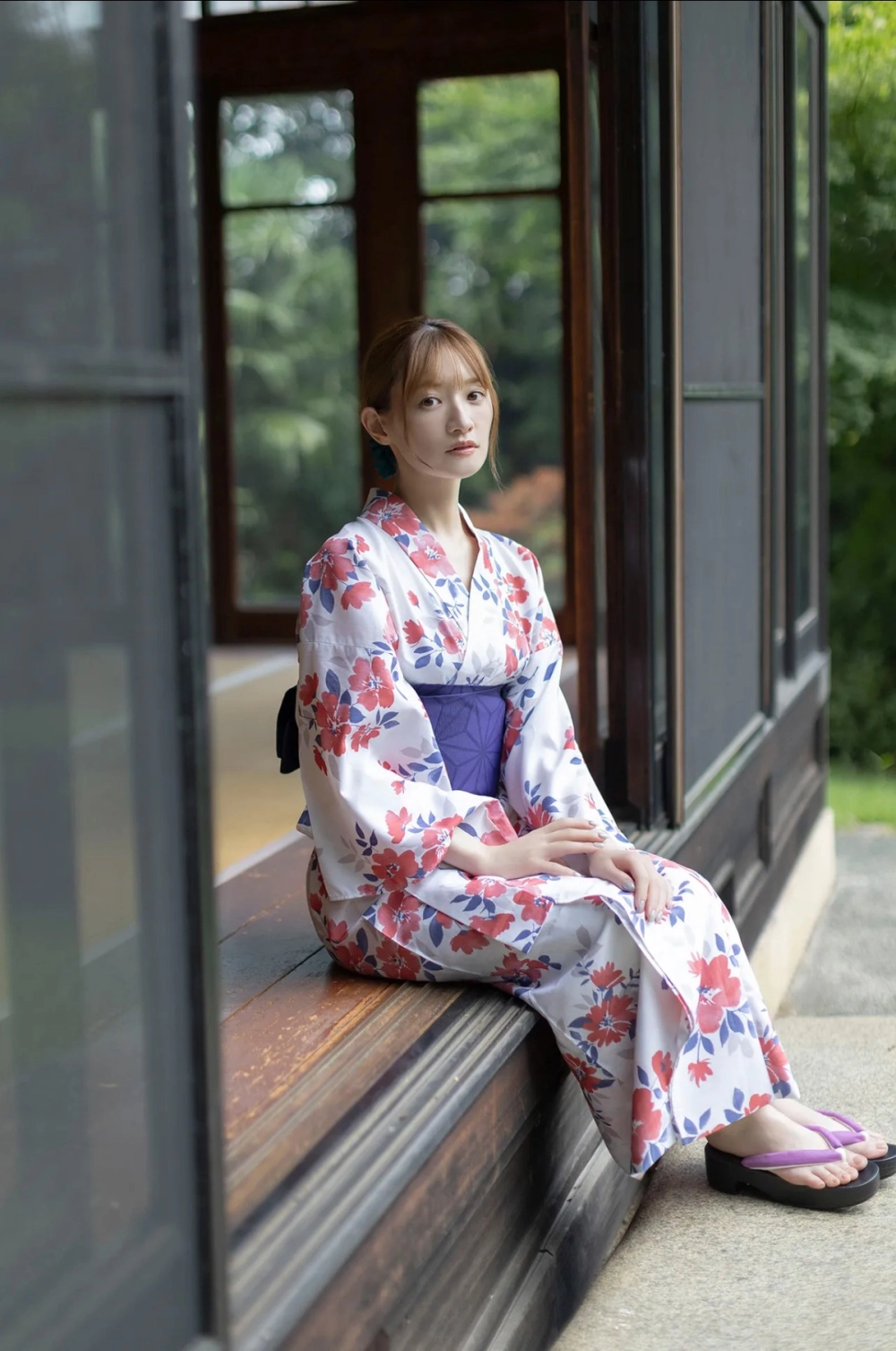 Ảnh cô gái xinh toát lên vẻ đẹp gợi cảm quyến rũ đầy sức hút